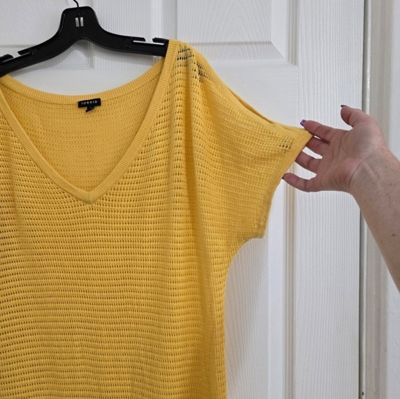 Torrid Open Stitch Shirt Women's Size 2X Yellow Short Sleeve Stretchy Crocheted - Picture 7 of 12